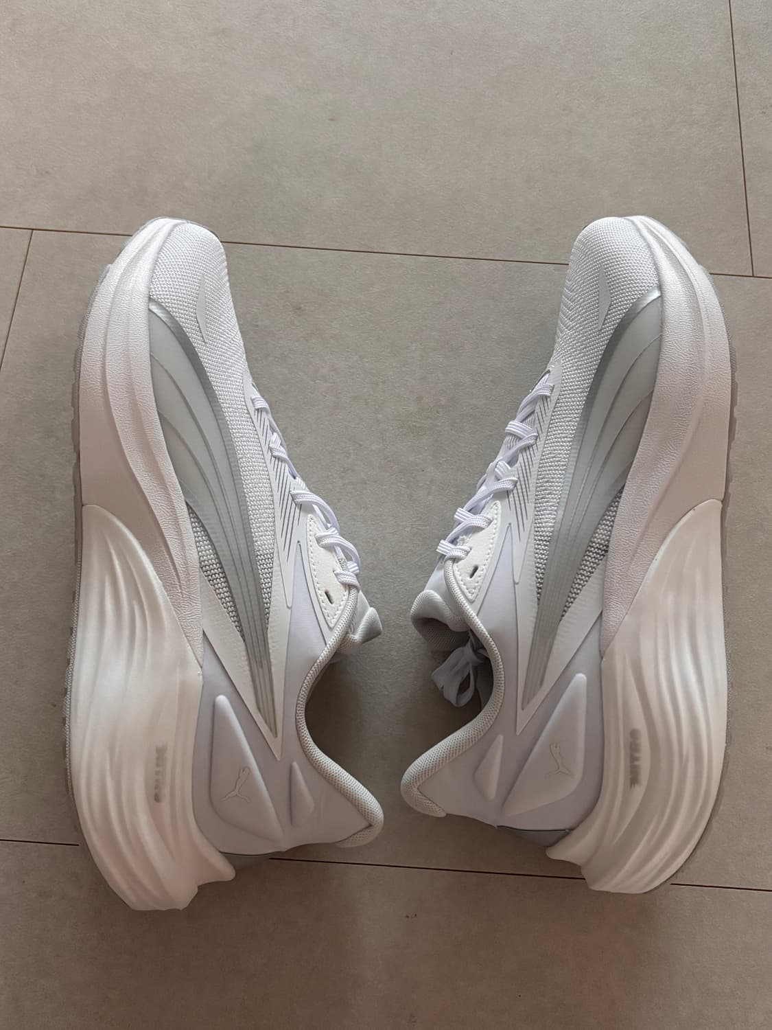 새상품) 푸마 일렉트리파이 나이트로4 런닝화 290 상품이미지5