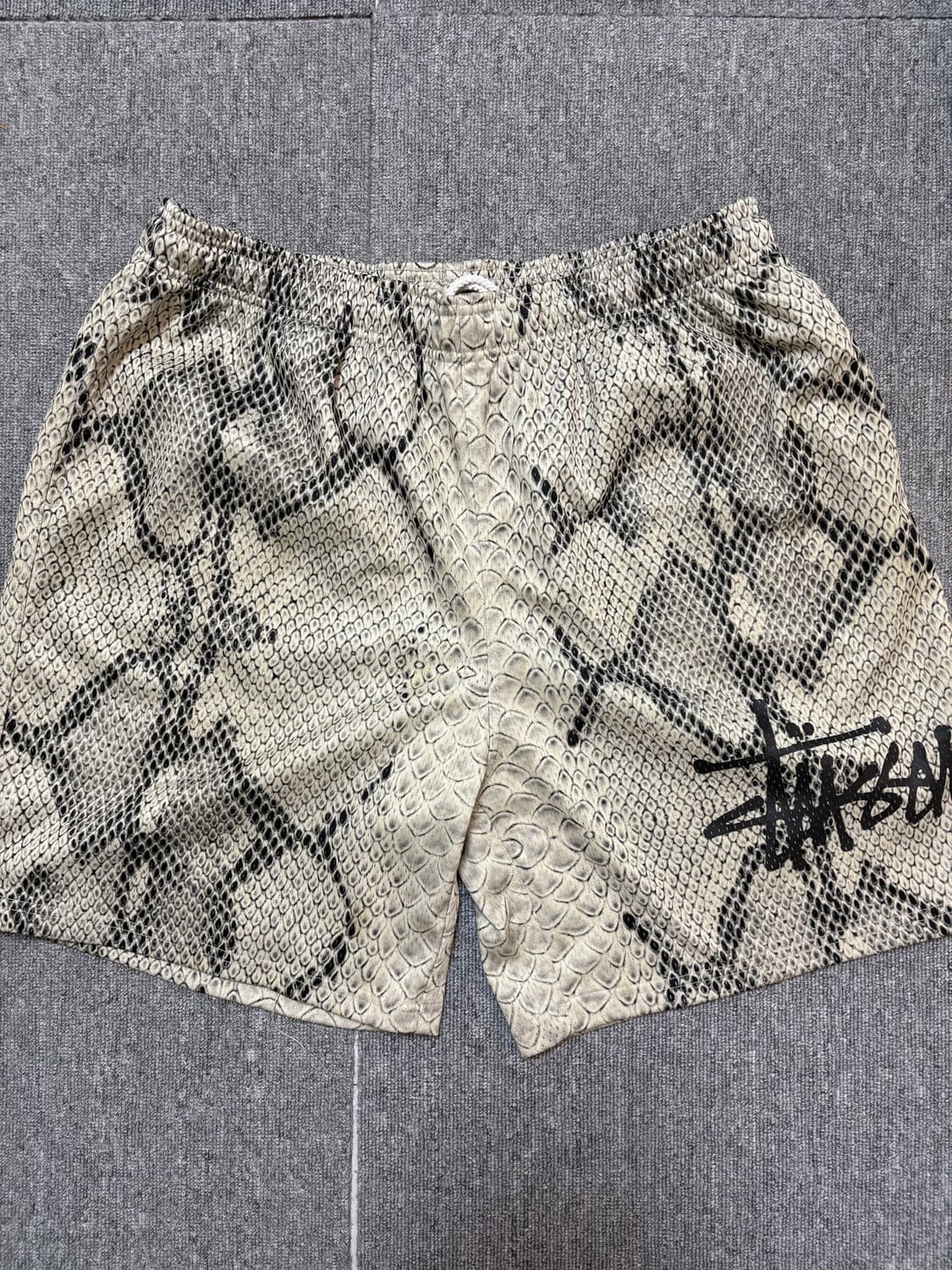 Stussy mesh basic snake short XL 상품이미지3