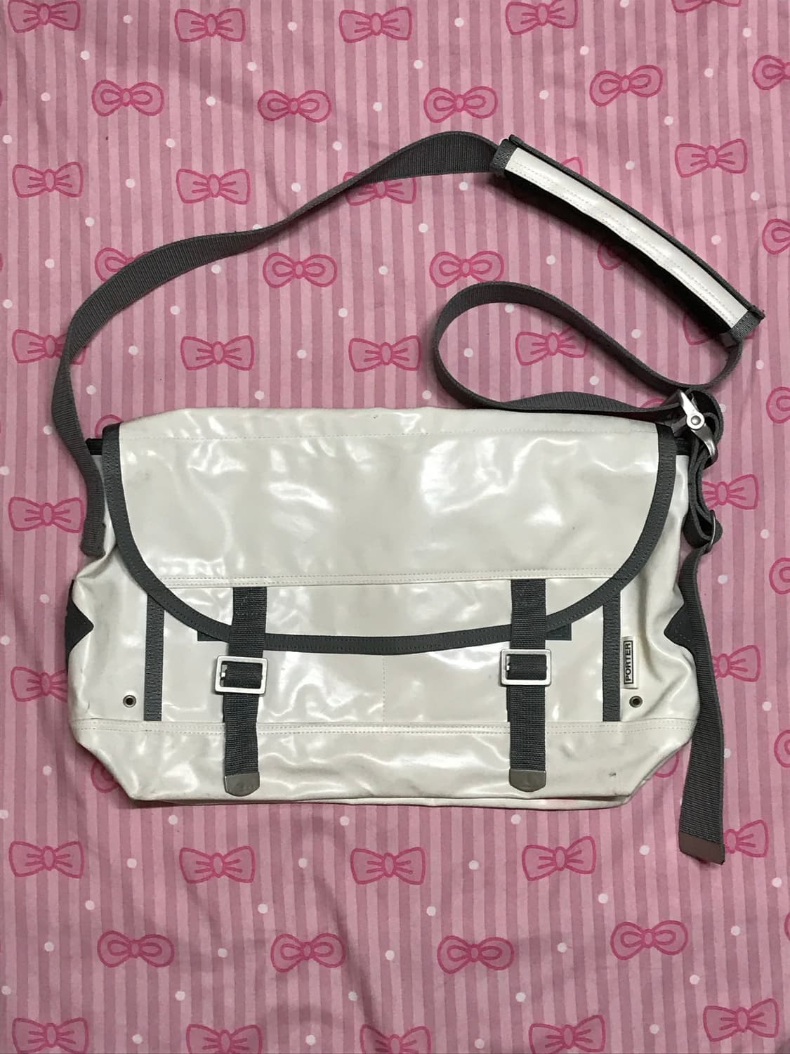 요시다포터 pvc 타포린 메신저백 화이트 상품이미지1