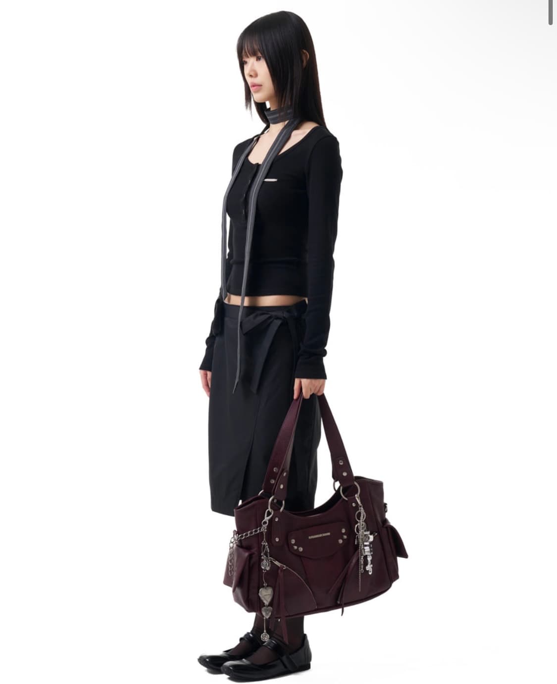 이우가마카라스) Studded Leather Shoulder Bag 상품이미지5