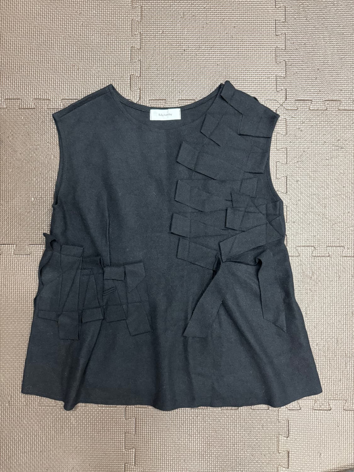 새제품 테이핑 플리츠 울베스트 상품이미지1