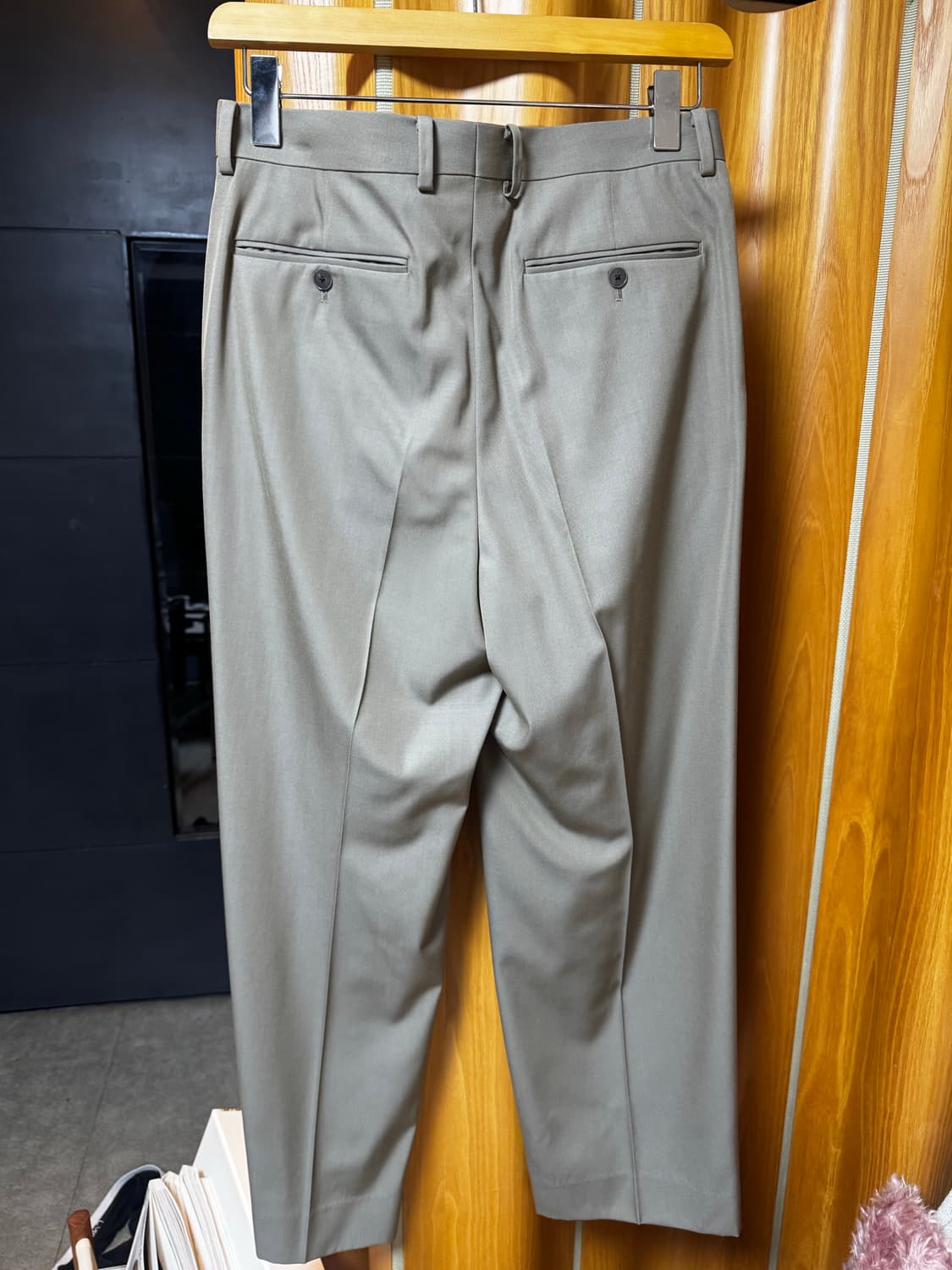 오라리 라이트울 맥스가버딘 투턱슬랙스 카키 상품이미지4