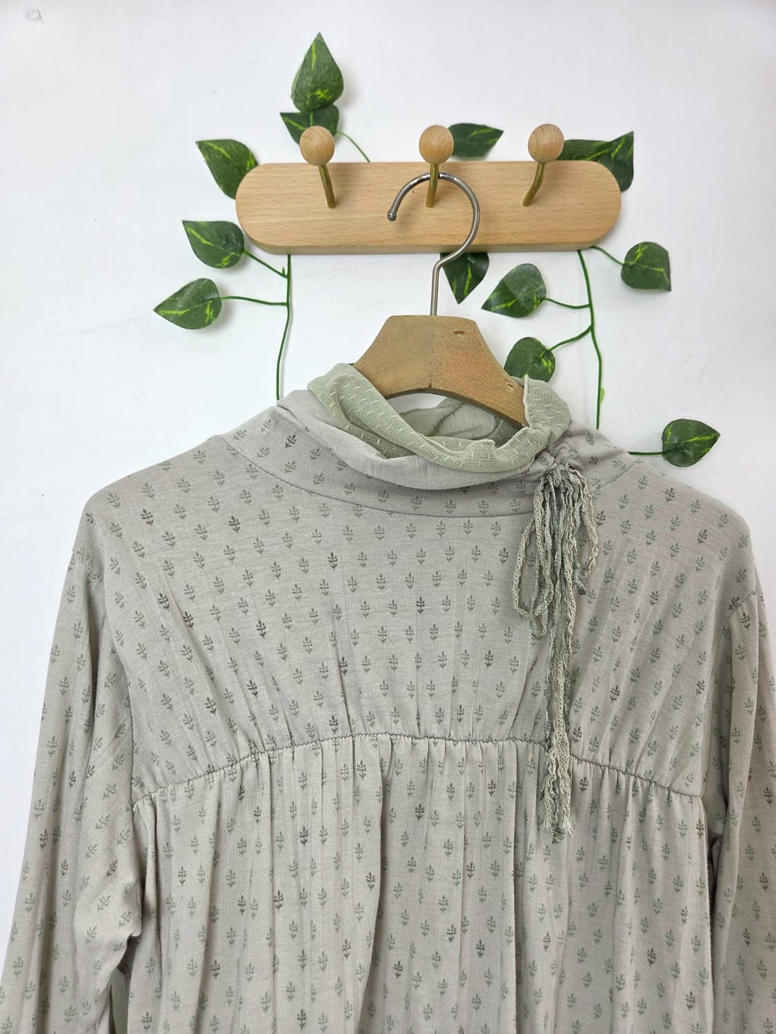 그리너리 잔패턴 목폴라 슬리브 상품이미지2