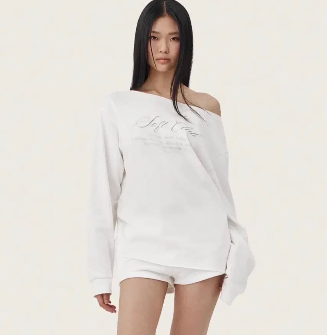 클리시어 소프트 클럽 원숄더 스웻셔츠 맨투맨 화이트 상품이미지1