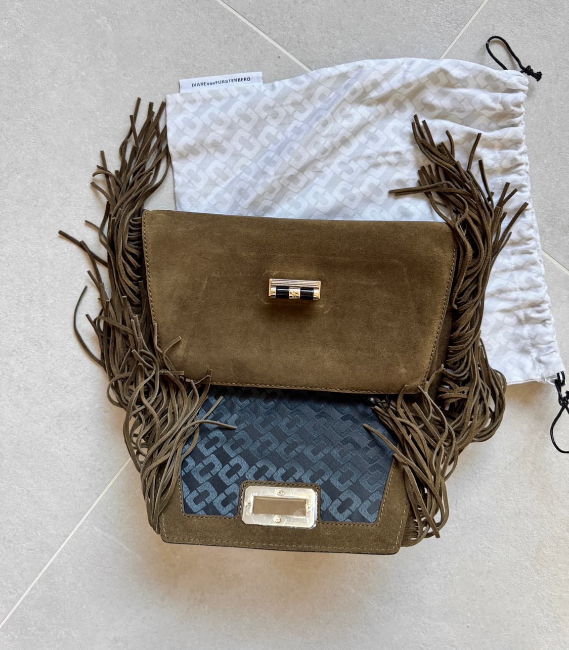 텍있는 새상품DIANE von FURSTENBERG 스웨이드 프린지 클러 상품이미지6