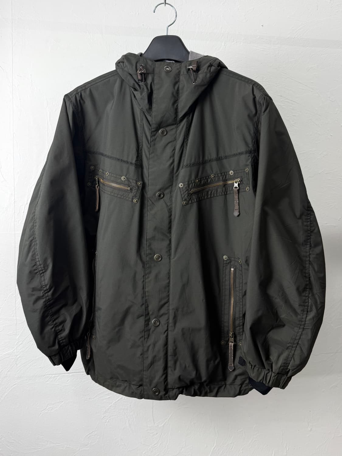 데상트 스키 후드 점퍼 상품이미지2