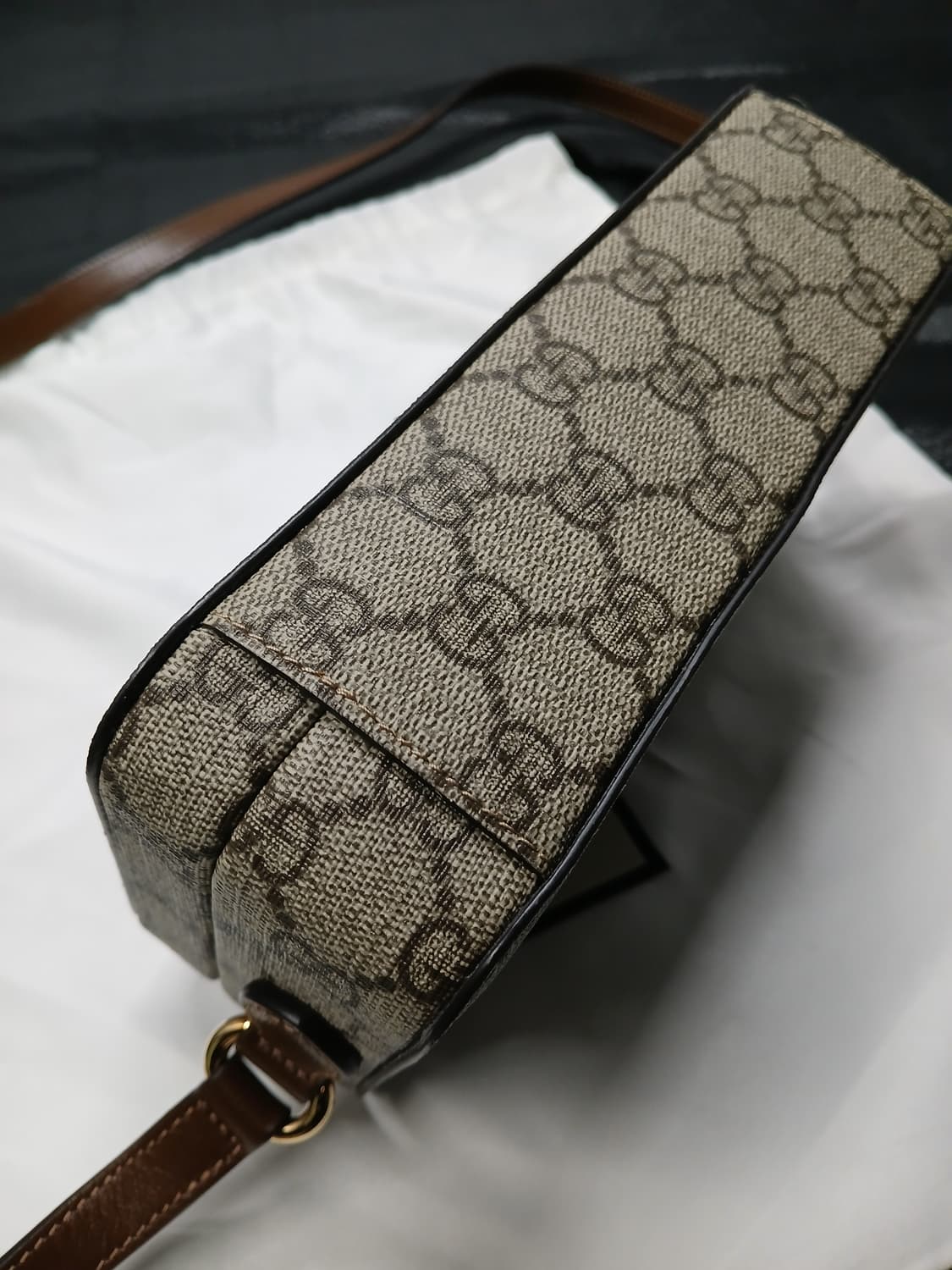 구찌 GG 인터로킹 크로스백 미니 723129 상품이미지8