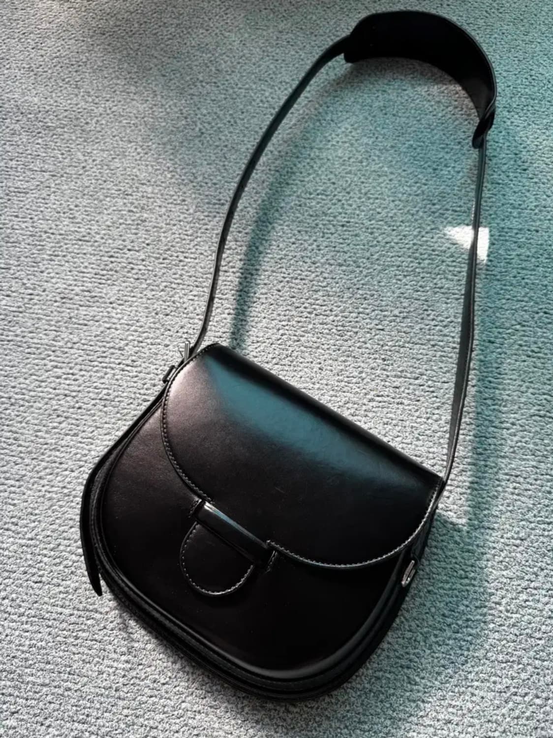 르메르 카트리지 스포츠백 블랙 상품이미지1