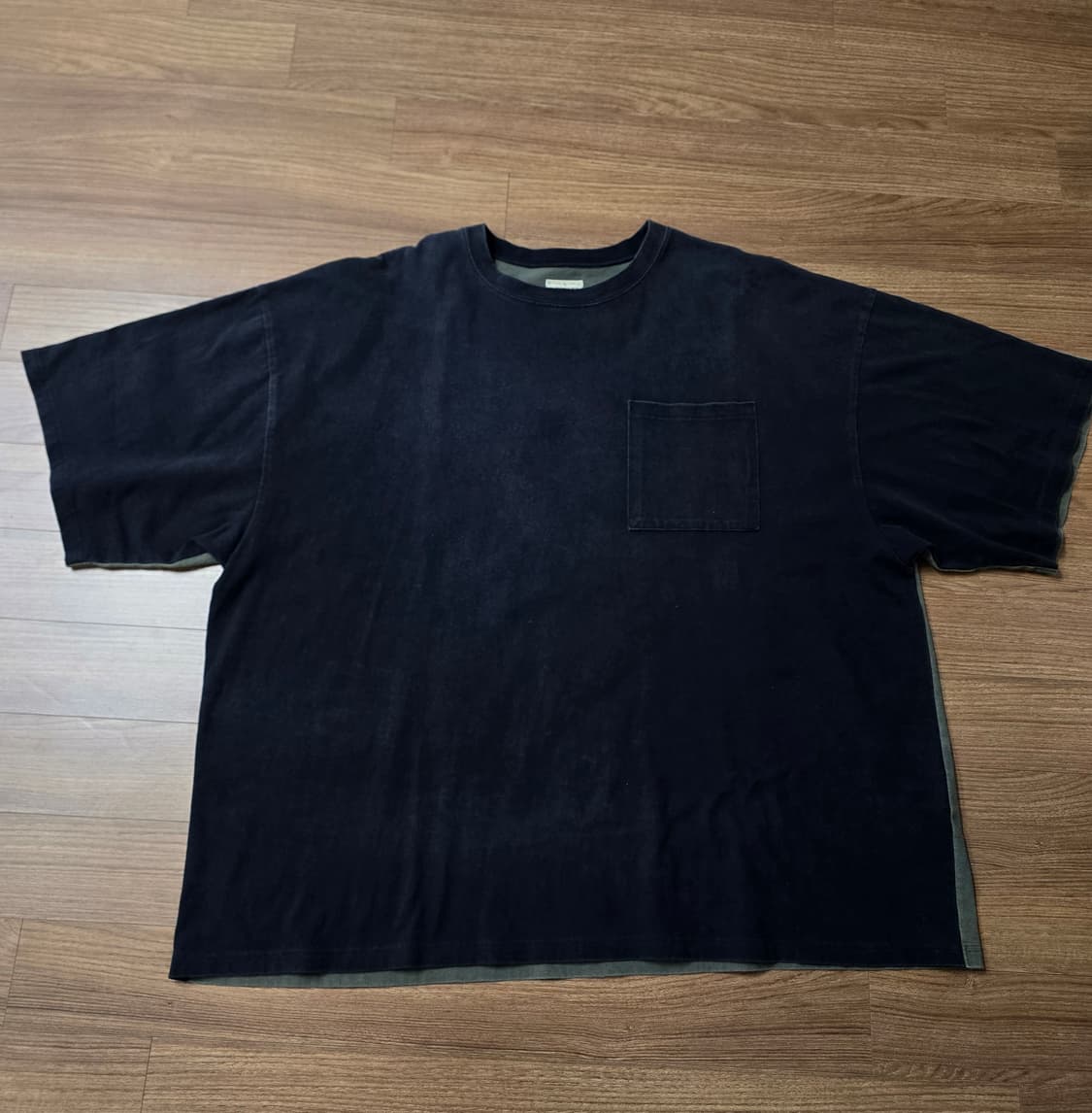 (os) 캐피탈 투톤 빅 포켓 본 반팔 티셔츠 초판 상품이미지2