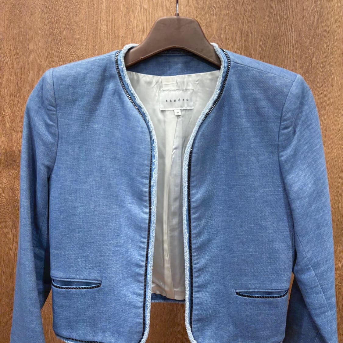 산드로 노카라 자켓 트위드 트리밍 라인 포켓 플랩 장식 디테일 블루 상품이미지4