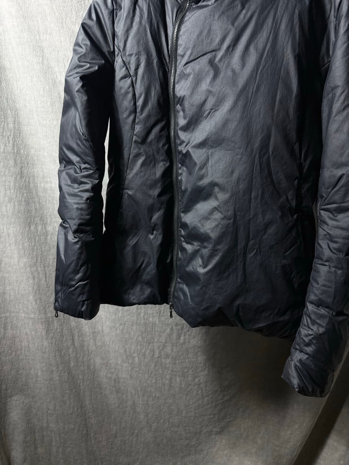 ATTACHMENT Asymmetric Down Jacket  상품이미지2