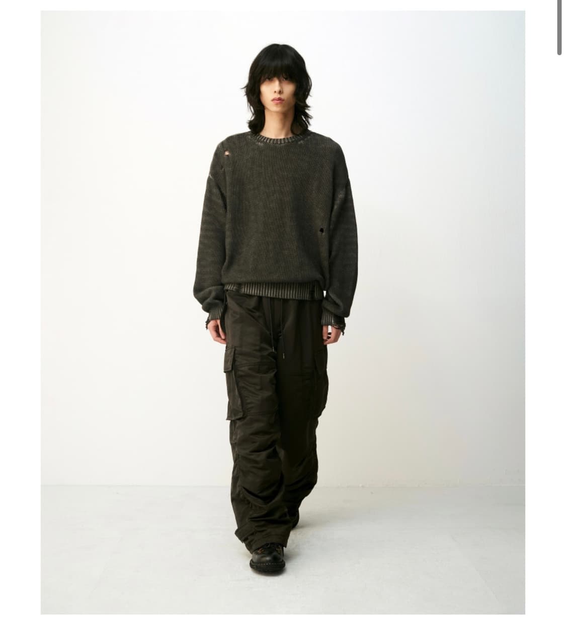 쿠어 컷아웃 디스트레스드 다잉 니트 (워시드차콜) 상품이미지1