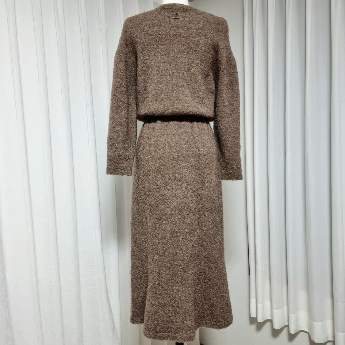 랑방컬렉션 부클 니트 롱원피스 울54,야크22혼방 (55쯤) 22년도생산 상품이미지3