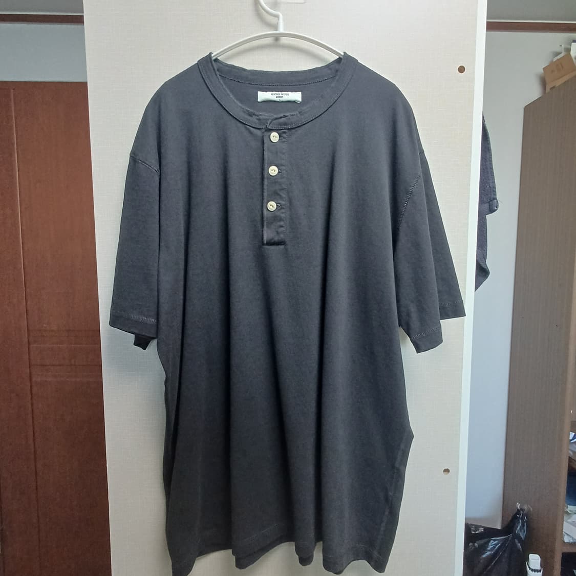 유니온블루 헨리넥 그라파이트 L사이즈 상품이미지1