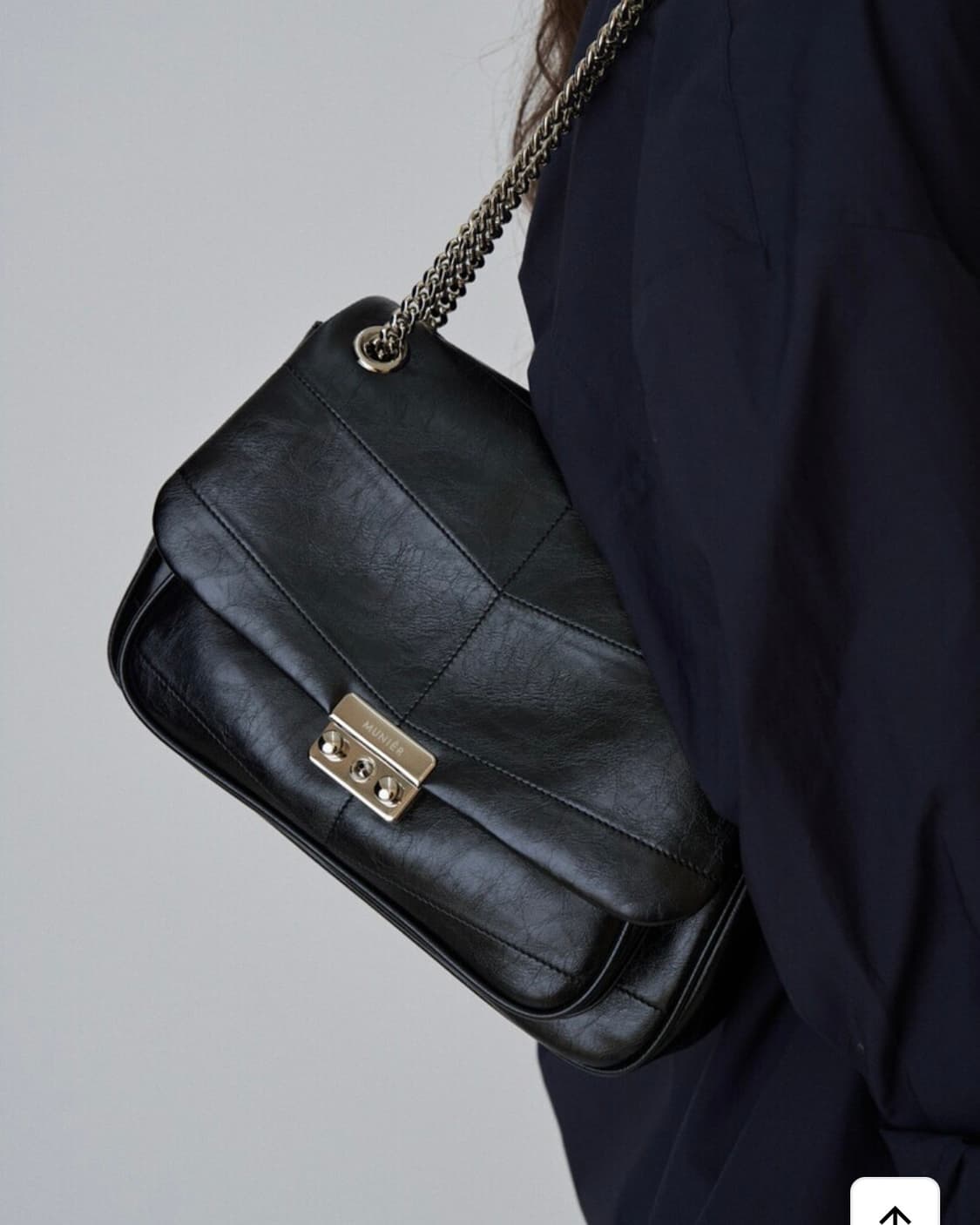 [뮤니에] 스티치 체인 백 블랙 STITCH CHAIN BAG BLACK 상품이미지1