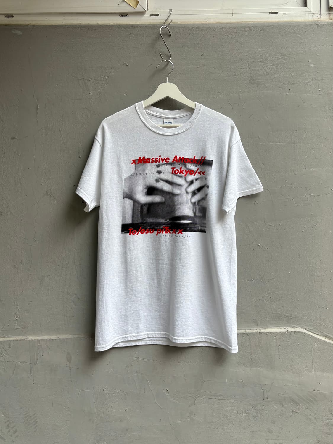 Massive Attack 2017 tour tee 매시브어택 상품이미지1