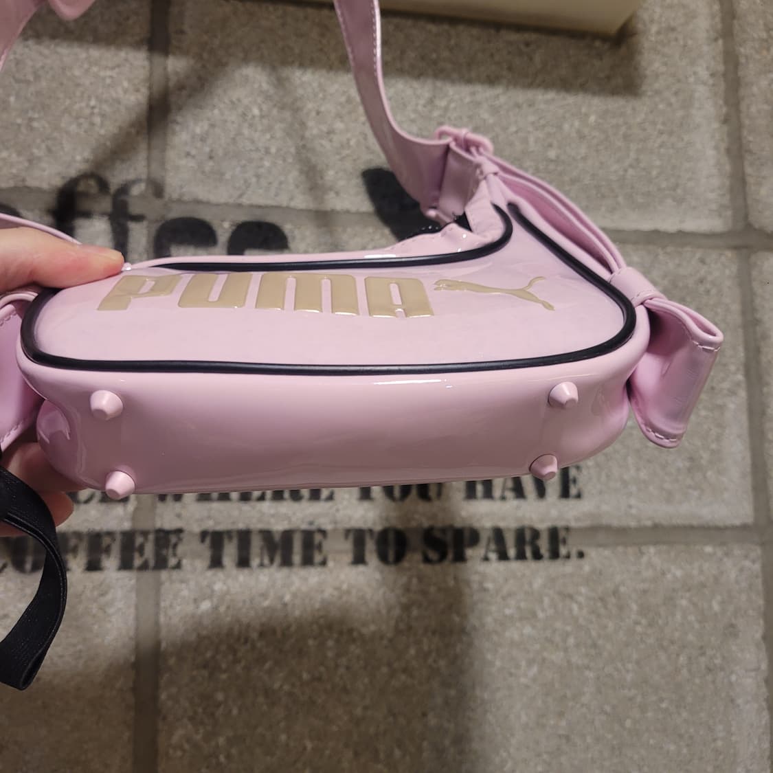 푸마 X 오토링거 엠보싱 숄더백 상품이미지4