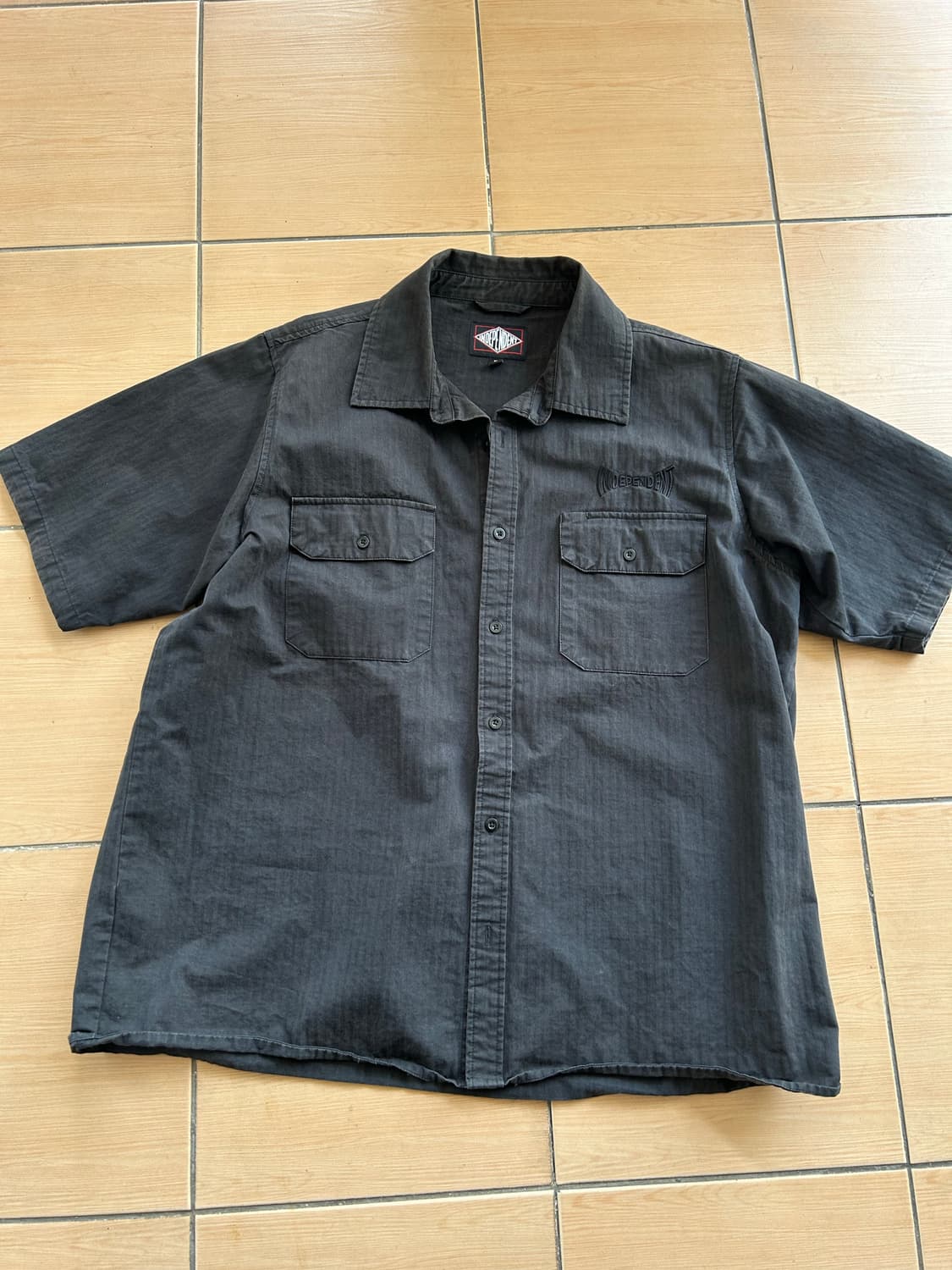 인디펜던트트럭 셔츠 상품이미지3