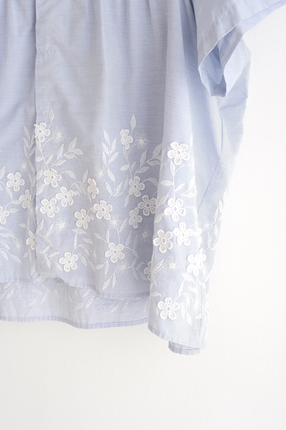 Flower embroidered stripe top 상품이미지8
