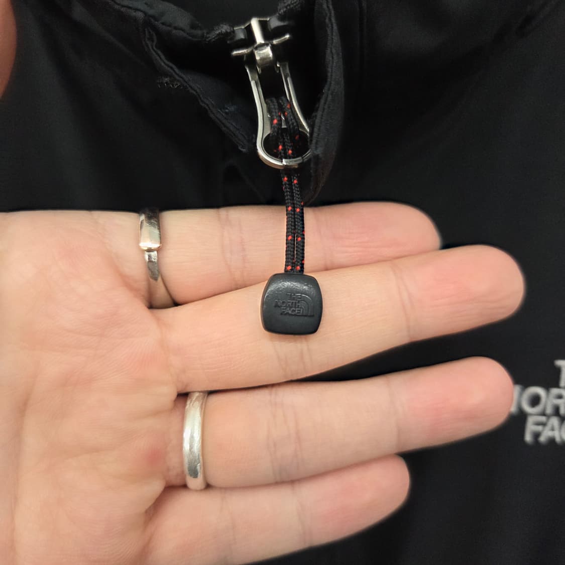 노스페이스 블랙 바람막이 자켓 남L 상품이미지4