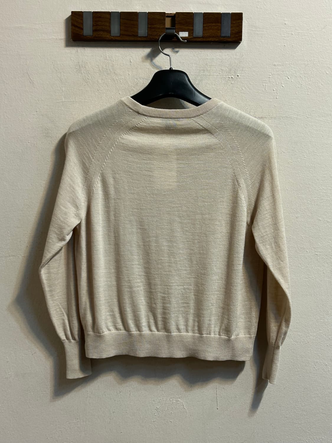 띠어리 시어 울 라운드 니트 베이지 상품이미지4