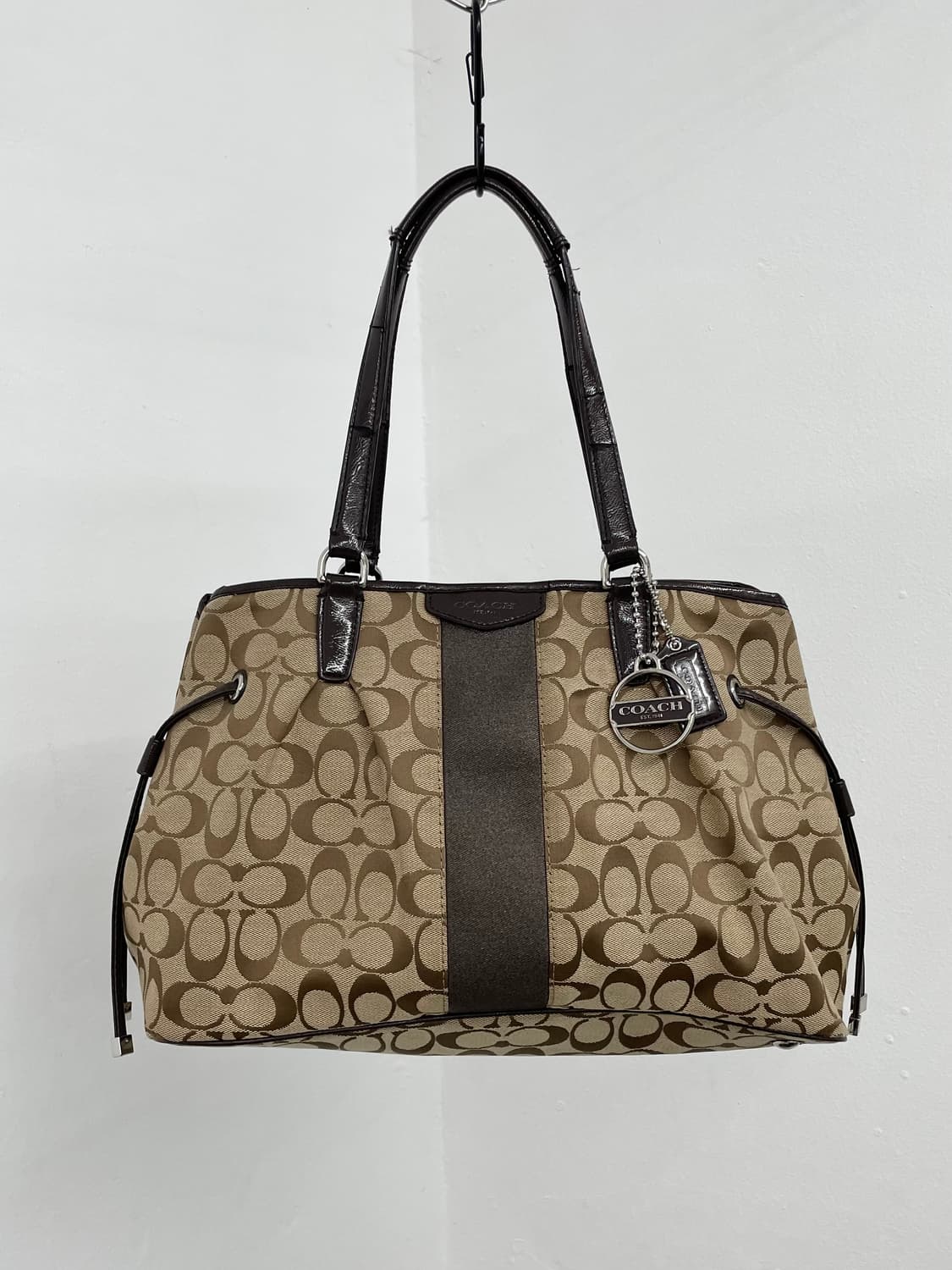 코치 자카드 시그니처 숄더백  상품이미지1