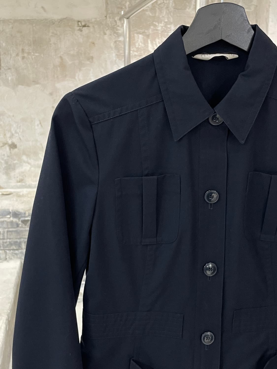 미우미우 다크 네이비 체스트 포켓 버튼 셔츠 자켓 상품이미지2
