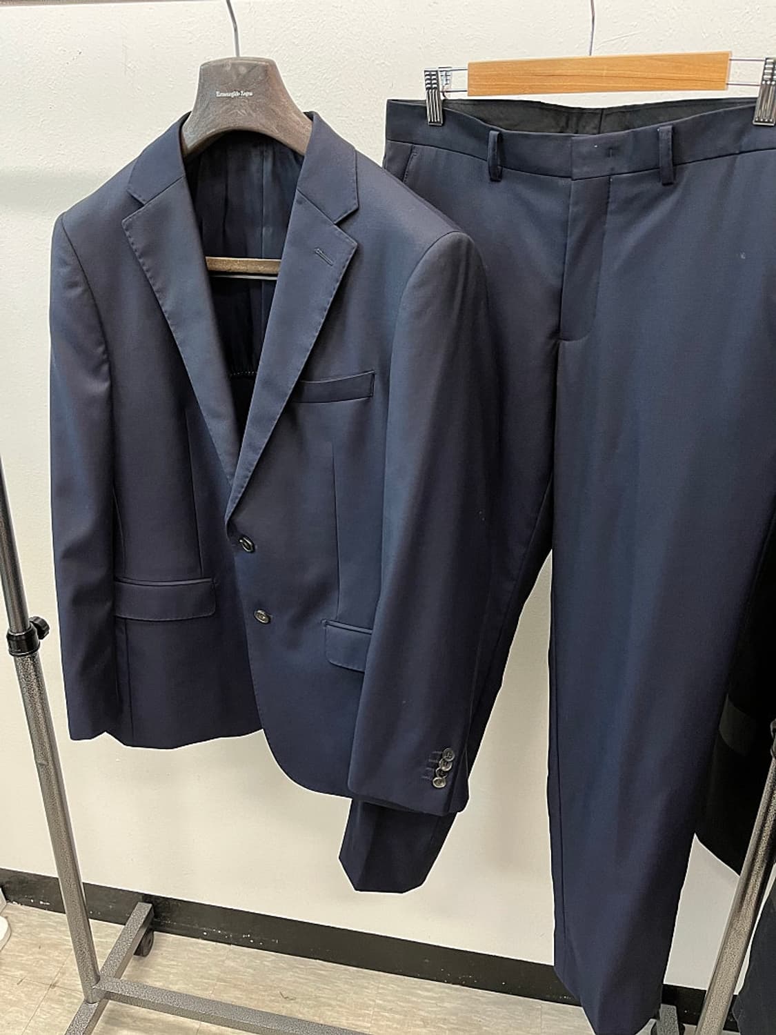 100,32) 로가디스 구아벨로 슈트  상품이미지1