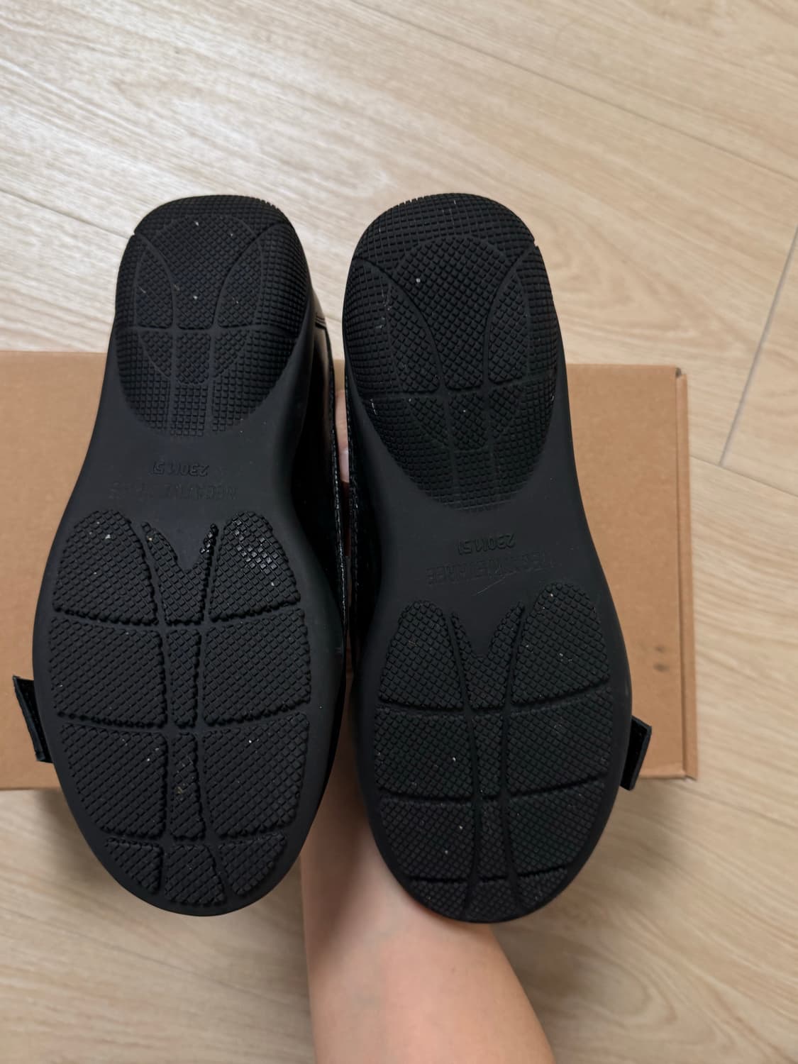 네거티브쓰리 로퍼 Belted Stud Loafer 상품이미지4