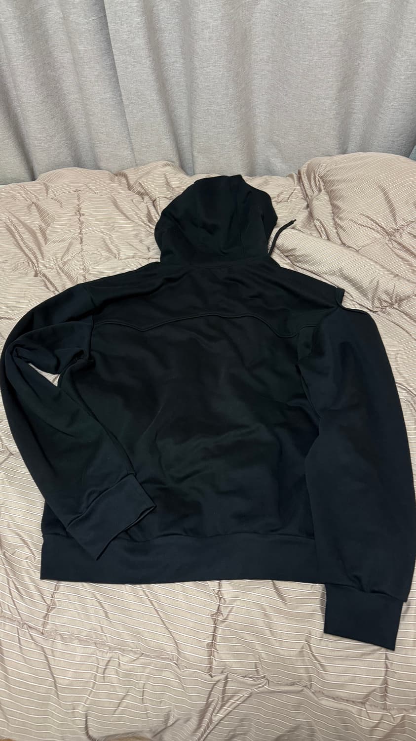 Millo women cut out stud hood zip-up 블랙 상품이미지5