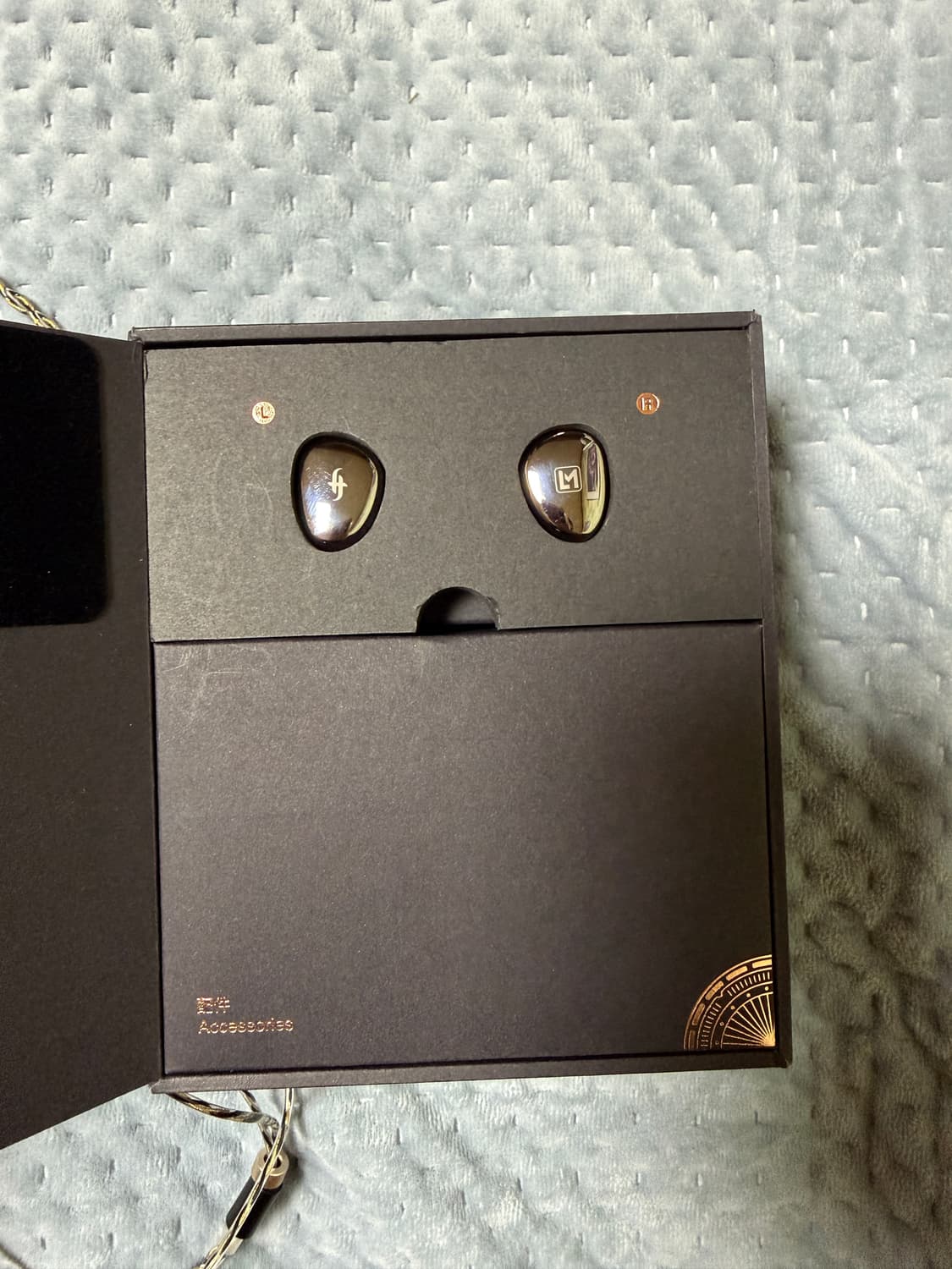 심갓 EA 500LM 이어폰 판매합니다. 풀박스 실착2회 상품이미지1