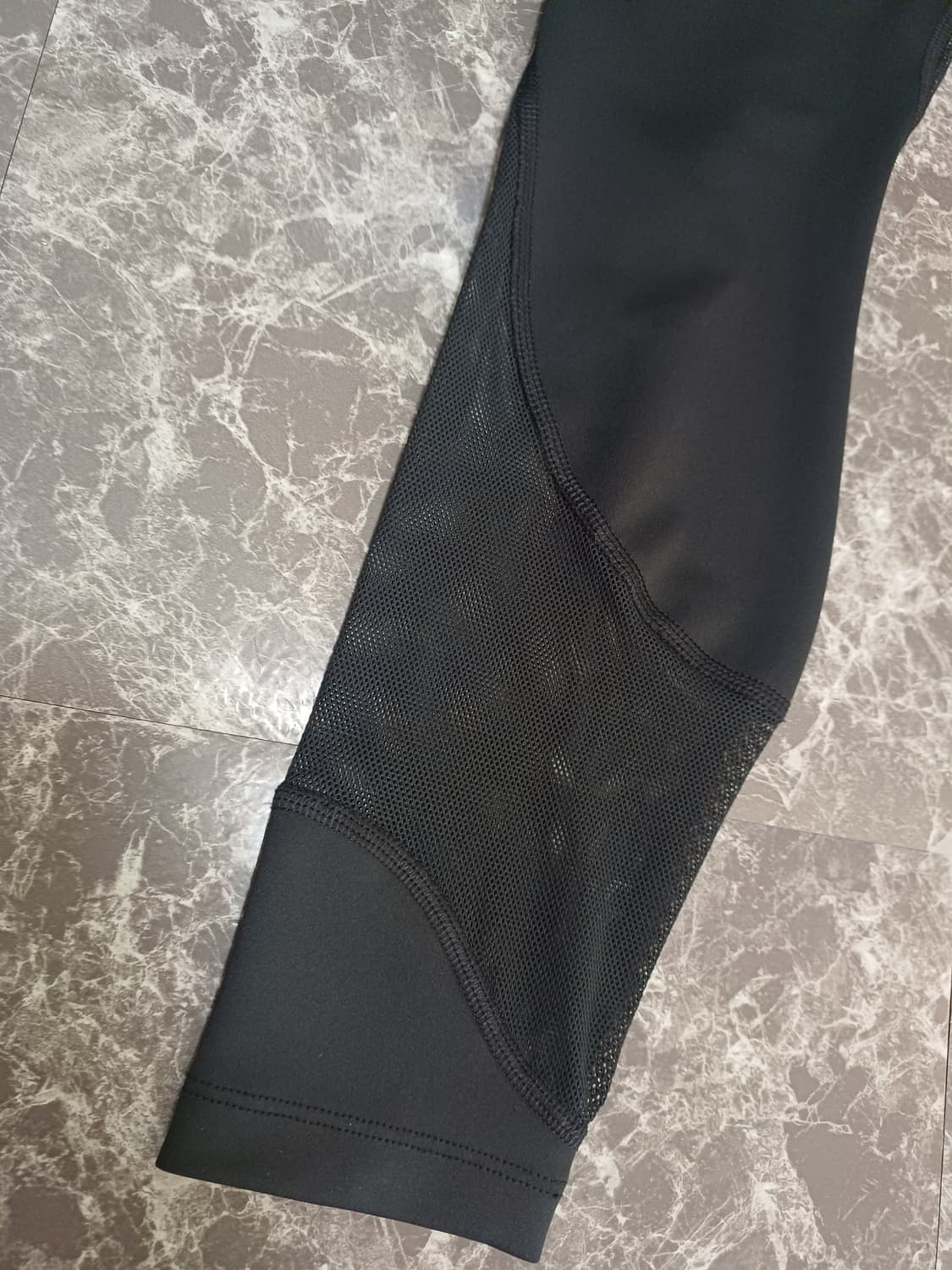 나이키 여성 메쉬 빅로고 레깅스 S(정가95,000원)
 상품이미지3