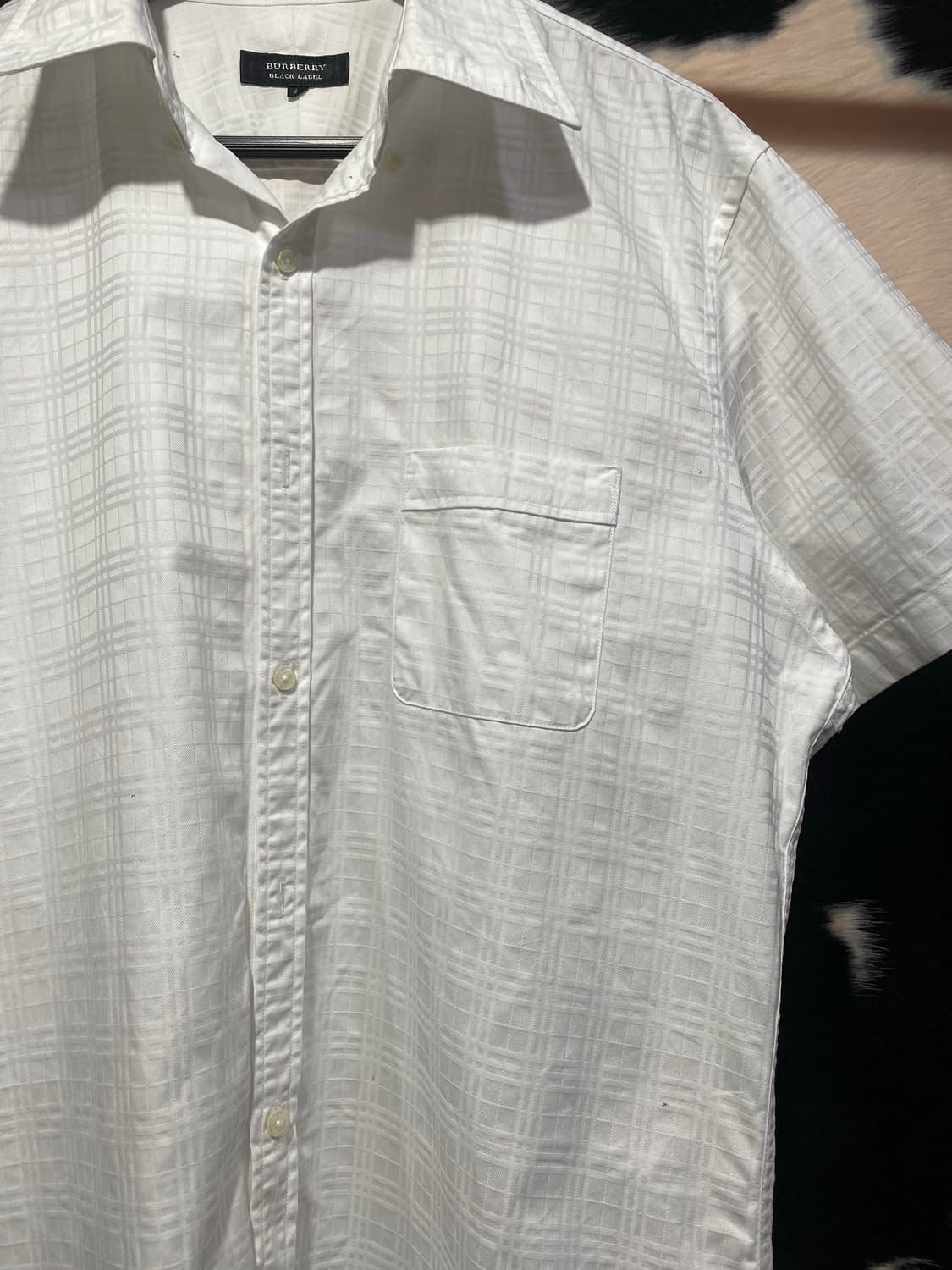 Burberry 화이트 포켓 반팔 셔츠 상품이미지4