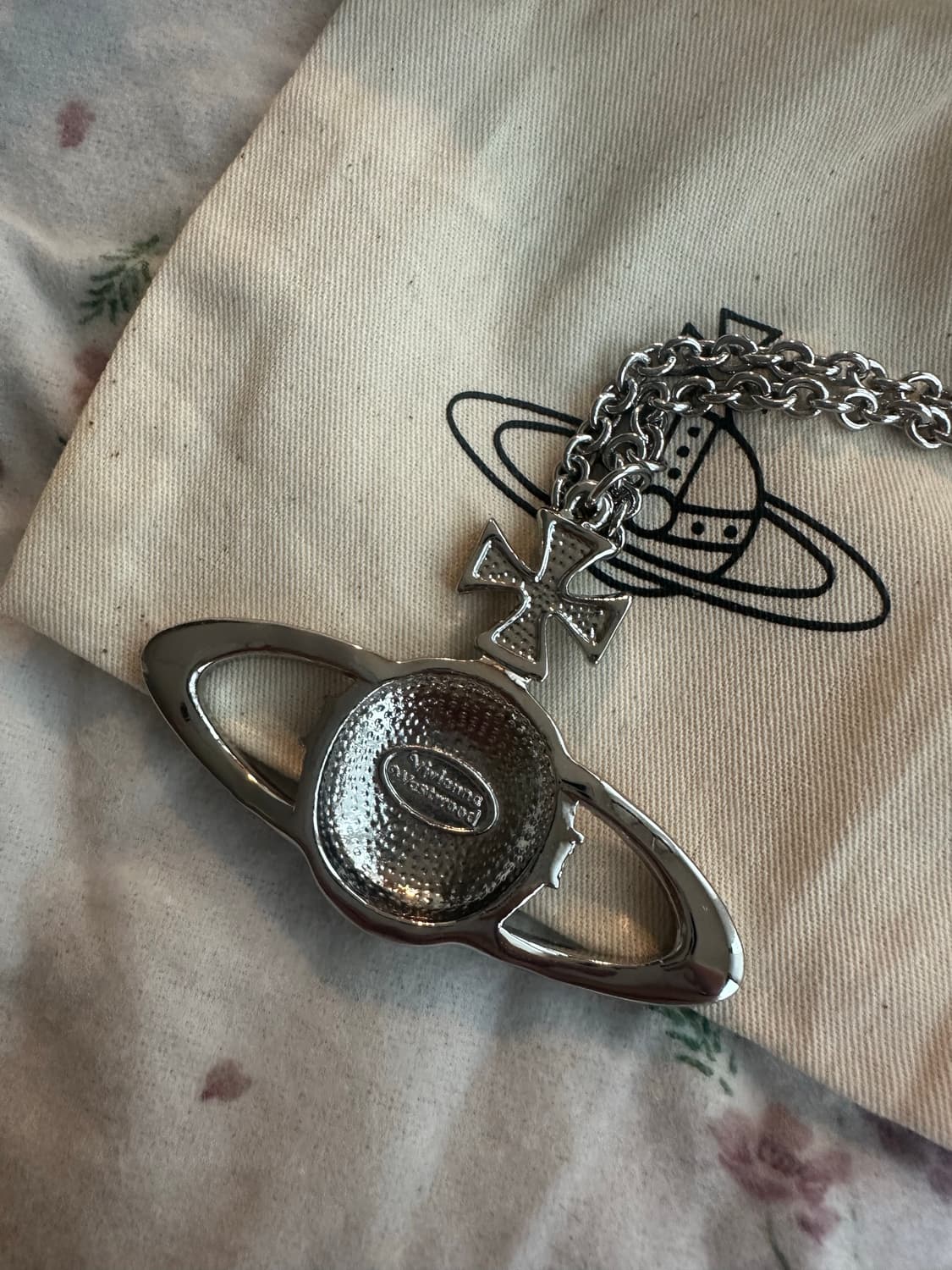 비비안웨스트우드 빅 바스 릴리프 목걸이 상품이미지4