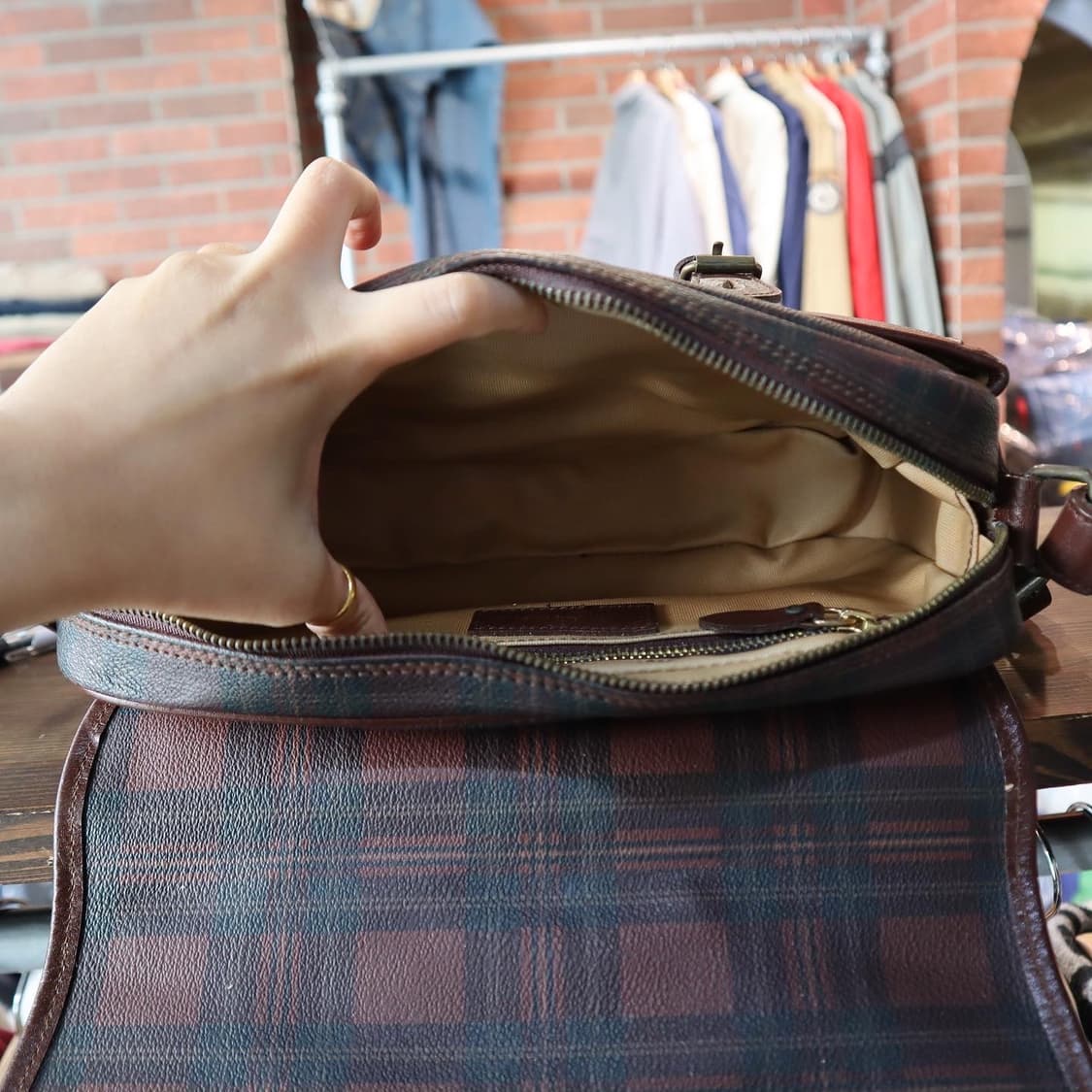 폴로 타탄체크 레더 크로스백 상품이미지6