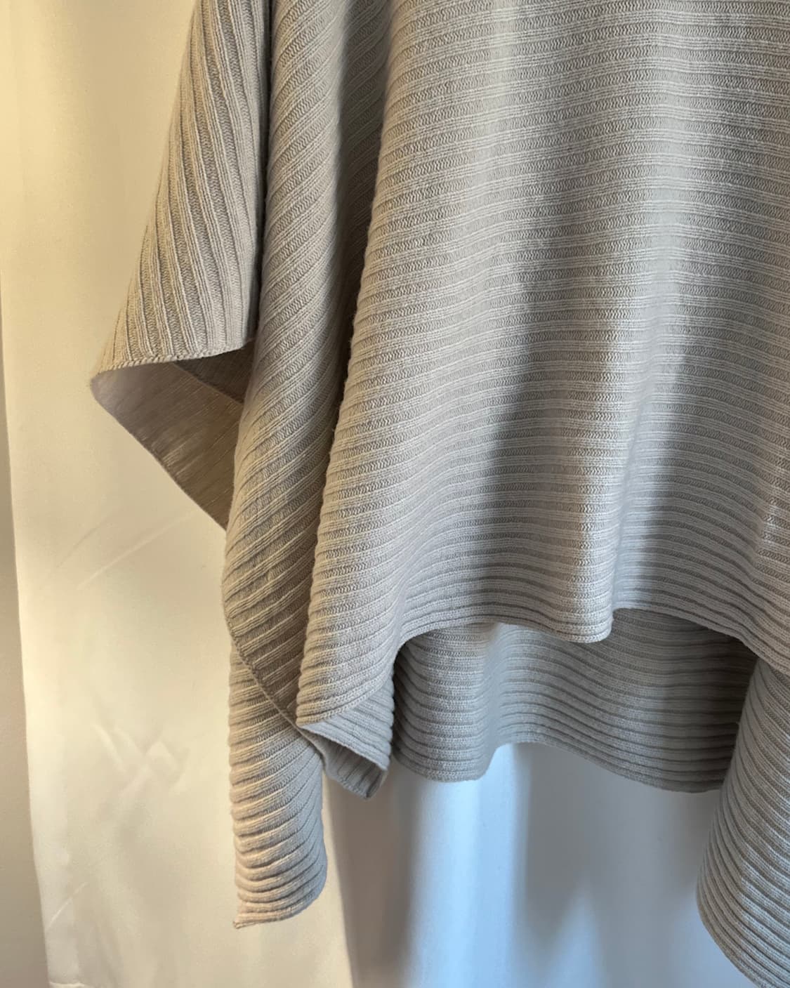 [BEAMS LIGHTS] wool draped knit poncho 상품이미지4