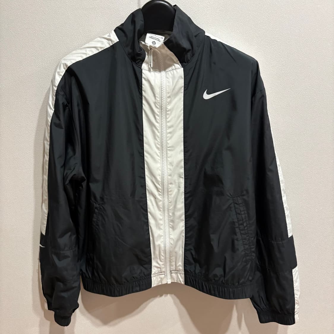 나이키 여성 백스우시 바람막이 블랙 S 상품이미지1