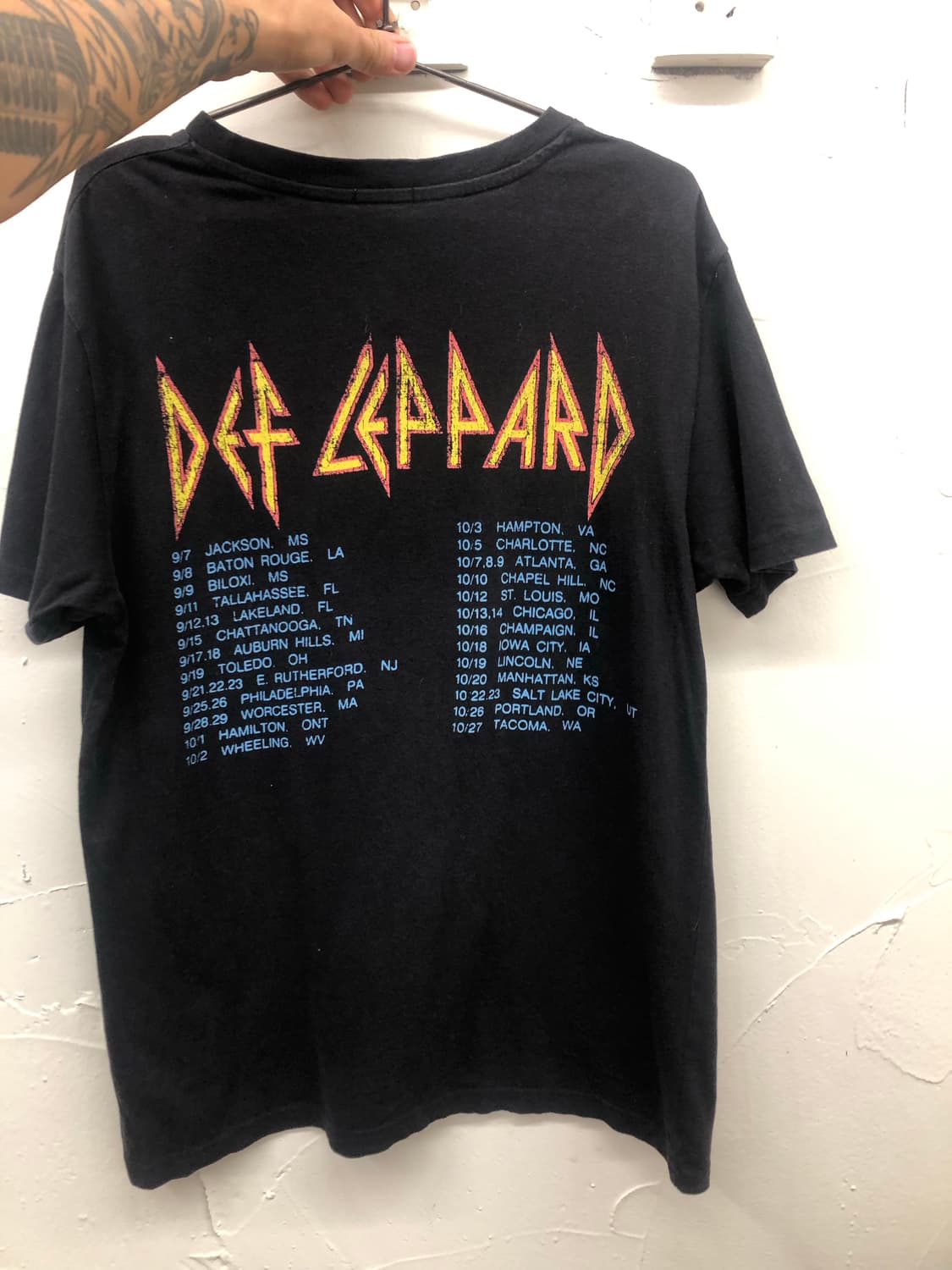 gu x def leppard 밴드티 상품이미지2