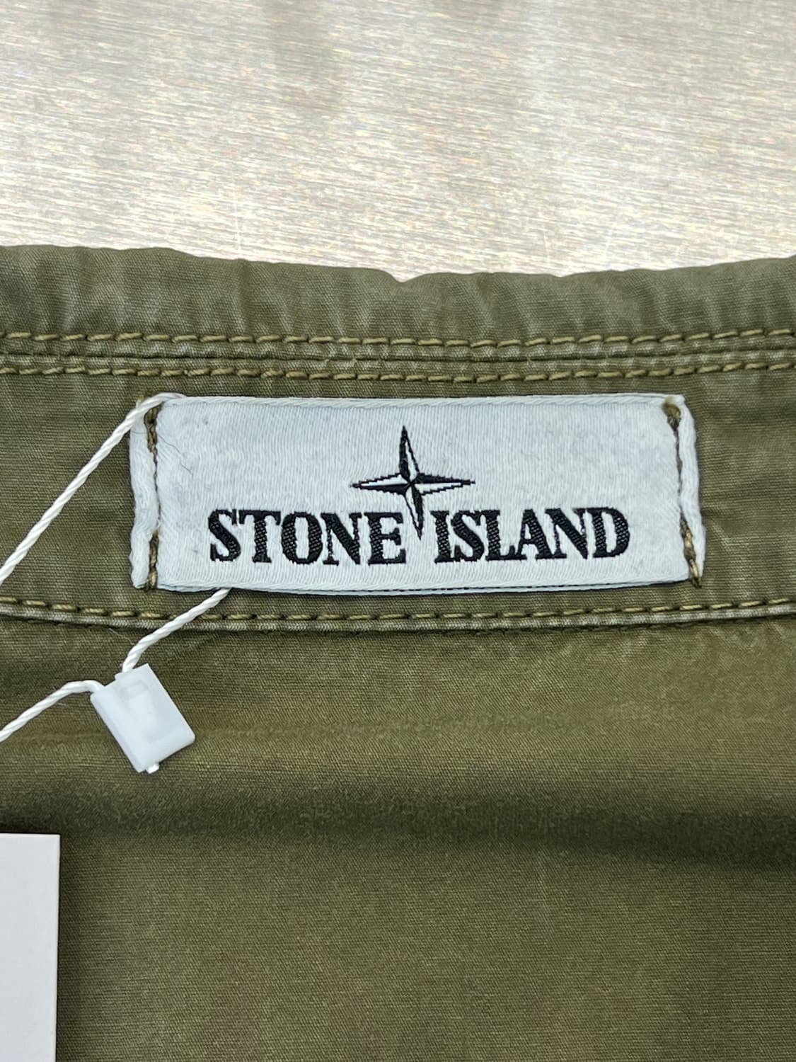 스톤아일랜드 와펜 올드이펙트 올리브 오버 셔츠 상품이미지5