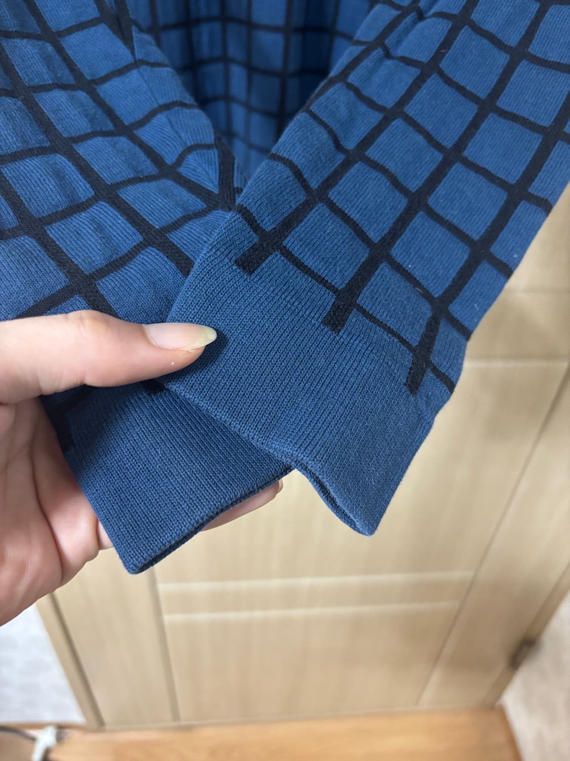 theory 띠어리 블루 체크 니트 상품이미지4