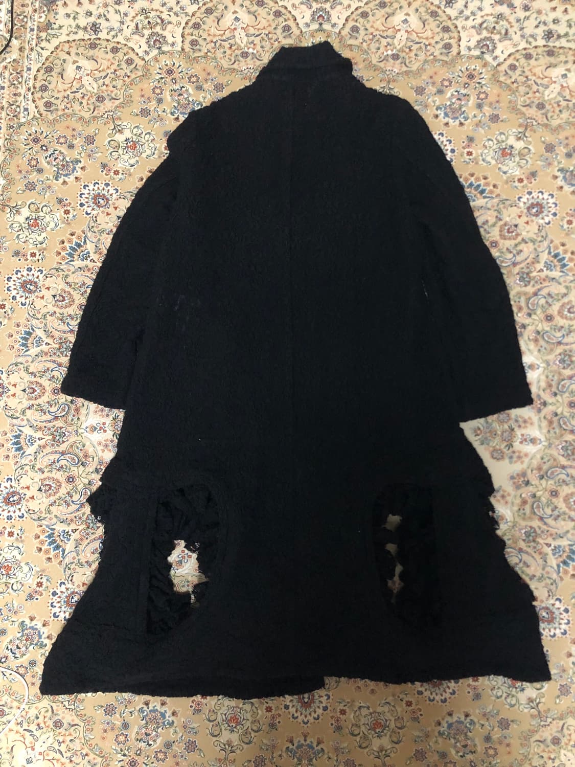 꼼데가르송 절개 러플 코트 상품이미지2