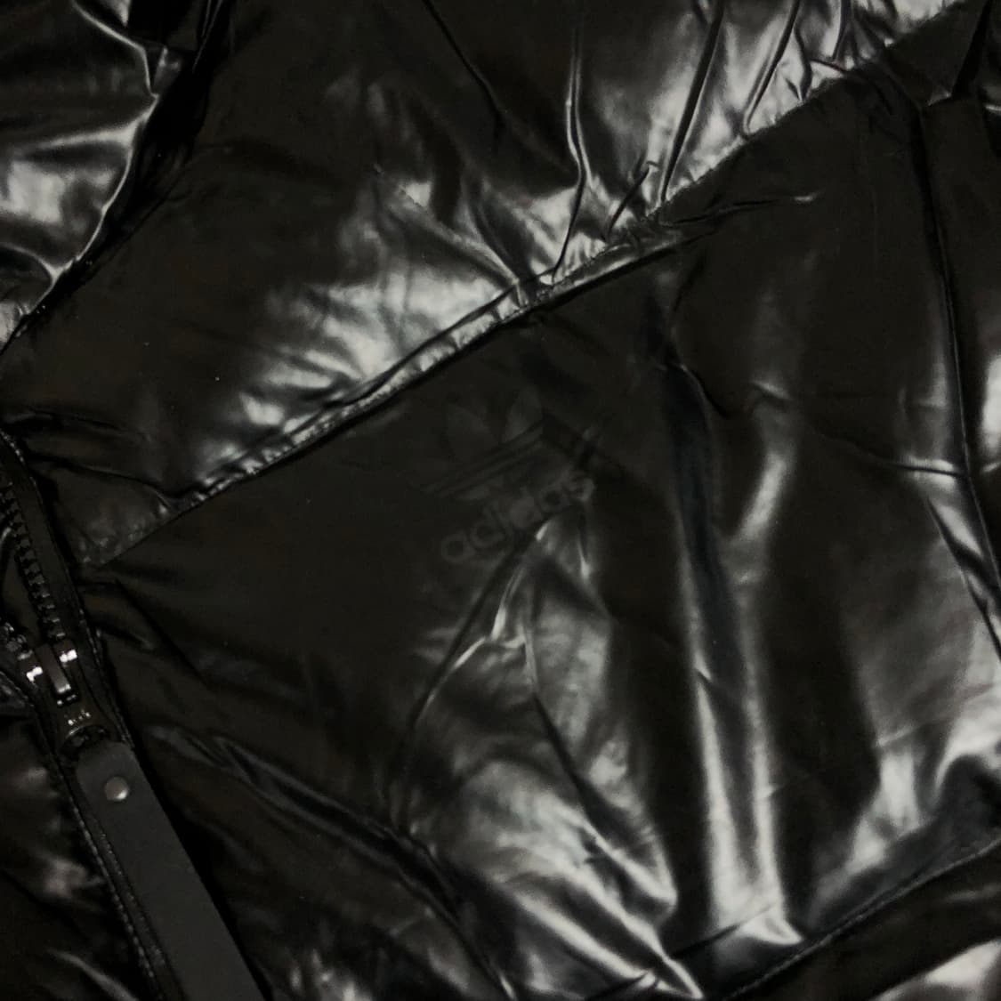 아디다스 유광 숏 패딩 L 상품이미지5