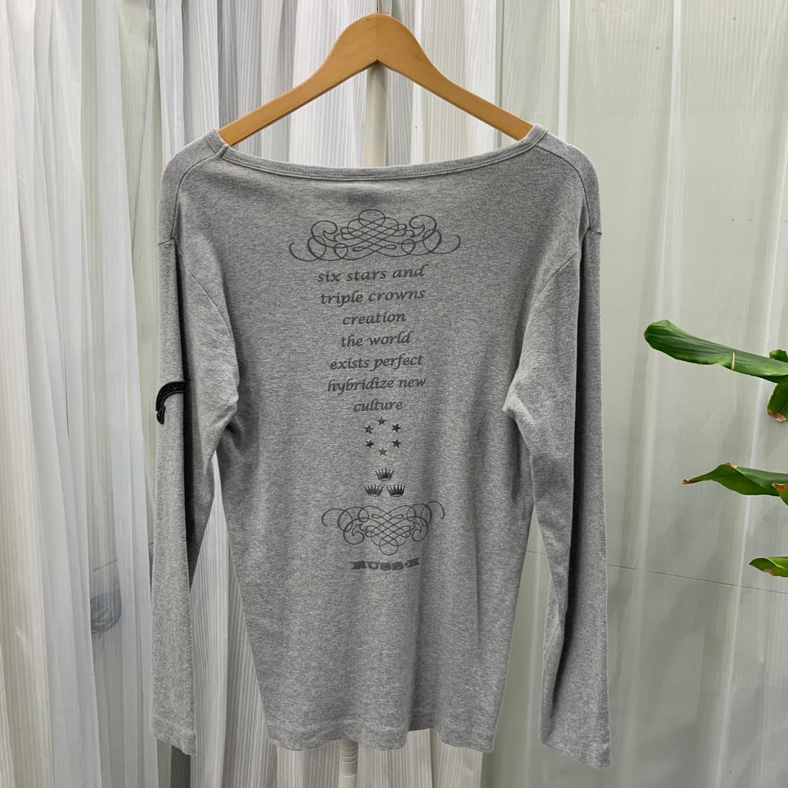 RUSS K 빈티지 레터링 브이넥 티셔츠 1903 상품이미지2