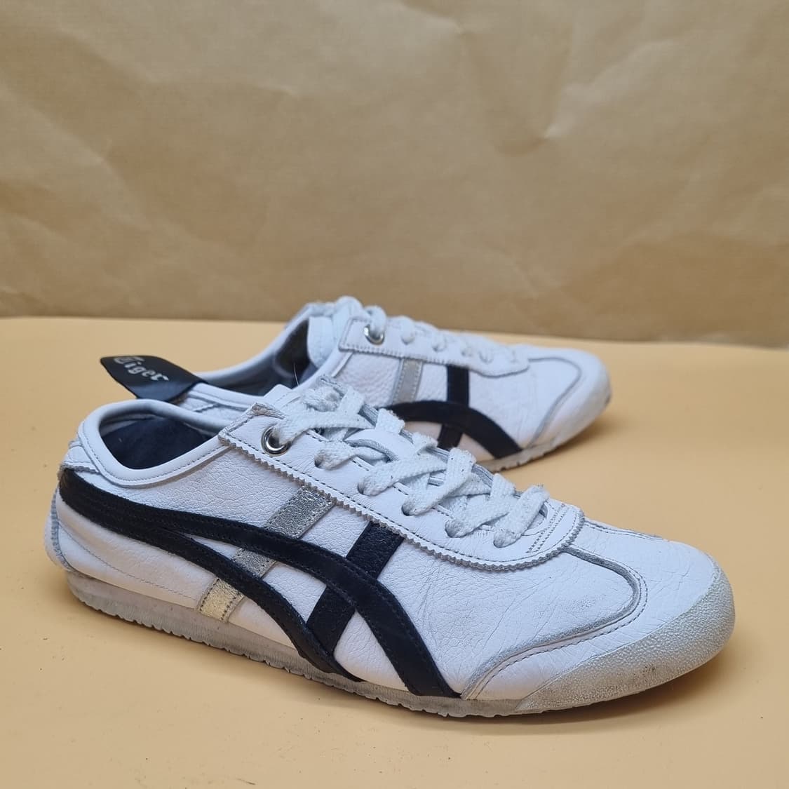 오니츠카타이거 멕시코66 스니커즈 225. 상품이미지1