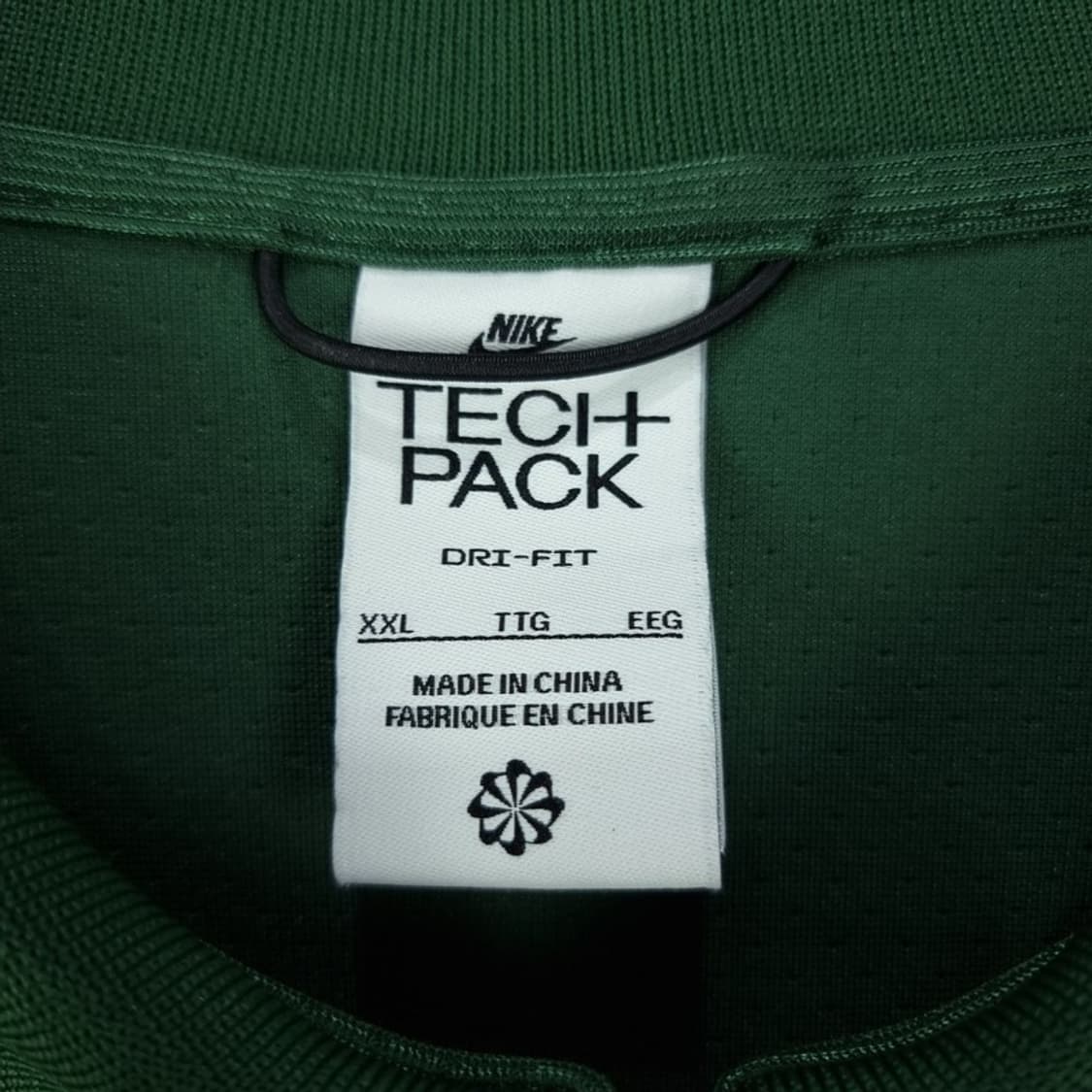 [나이키] 테크팩 시리즈 오버핏 지퍼 긴팔 카라티 그린 M19152 상품이미지7