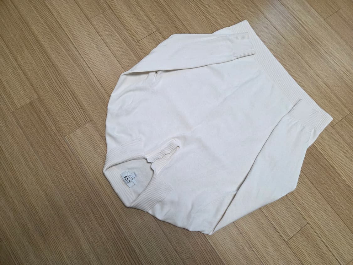 COS 오픈 카라 니트 롱슬리브 상품이미지6