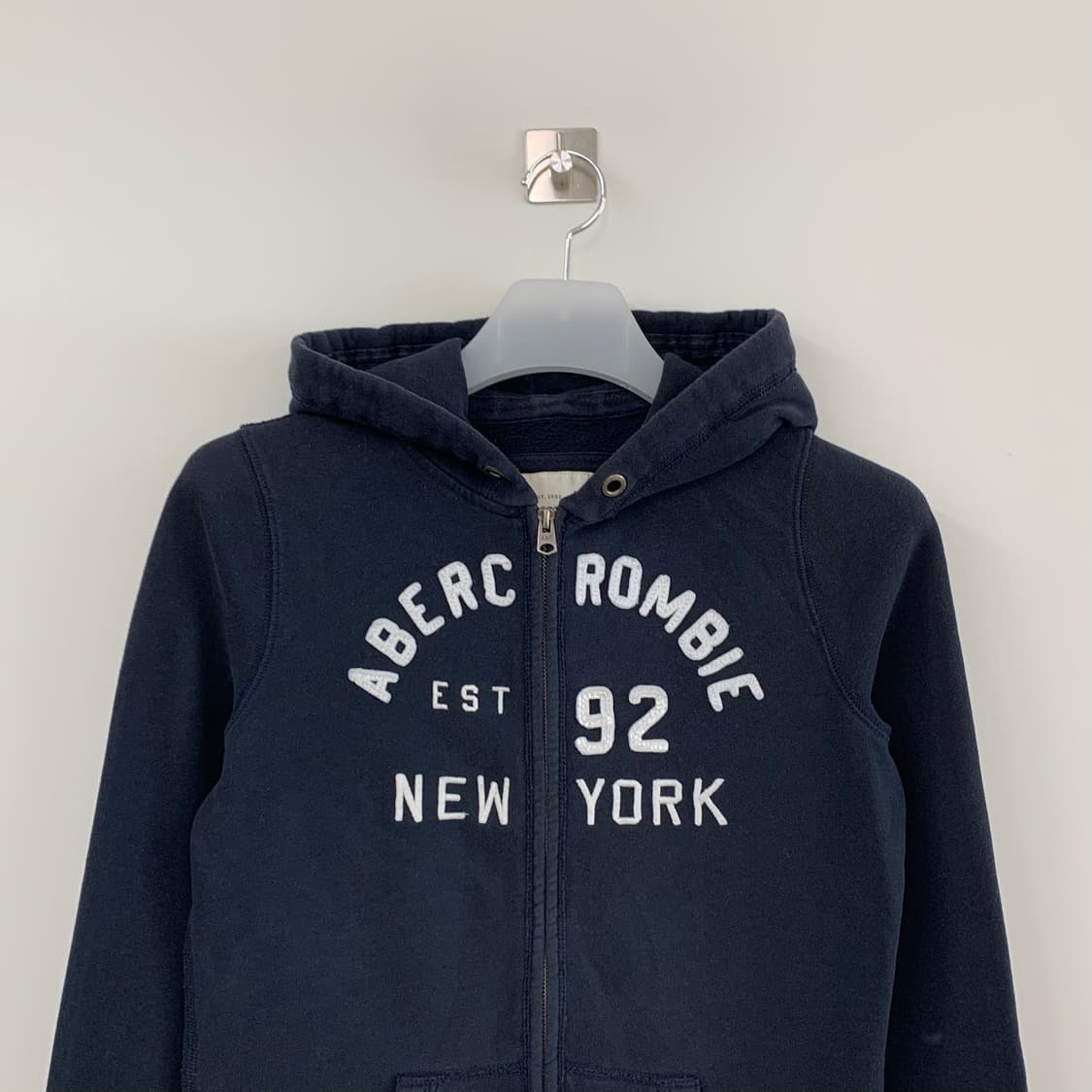 아베크롬비 딱붙핏 자수로고 네이비 후드집업 상품이미지4