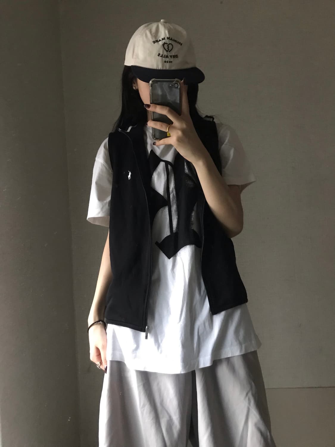 폴로 블랙 검흰 조끼 상품이미지1
