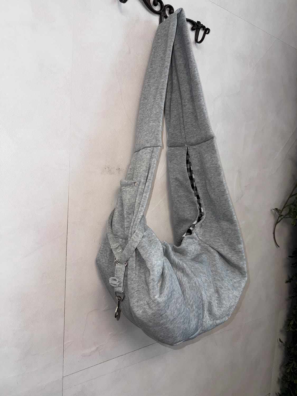 Gray cotton croissant sling bag 상품이미지2