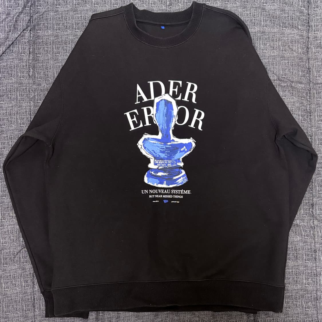 아더에러 트로피 맨투맨 블랙 A2 상품이미지1